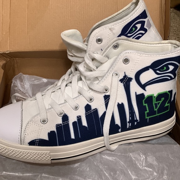 Seattle Seahawk 12th man size 9 high top sneakers - Picture 4 of 7